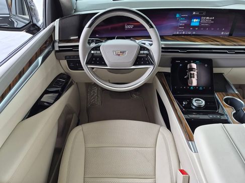 New 2026 Cadillac Escalade ESV Platinum Sport w/ LPO, ONYX Package AWD/4WD image 11