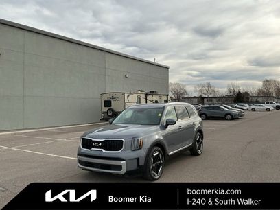 Used 2024 Kia Telluride EX w/ EX Captain's Chair Package