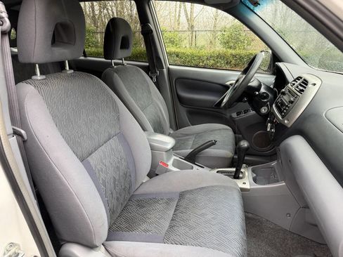 Used 2001 Toyota RAV4 4WD image 16