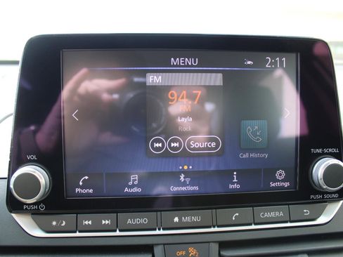 Used 2025 Nissan Altima 2.5 SV image 16