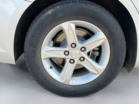 Used 2020 Chevrolet Malibu LS FWD image 9