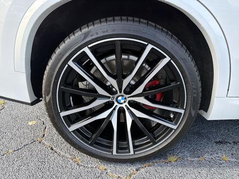 Used 2021 BMW X5 M50i AWD/4WD image 15