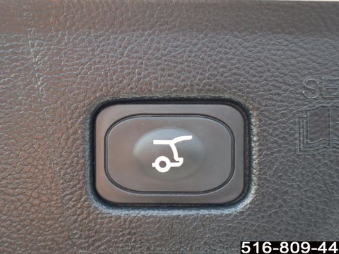 Used 2022 Ford Edge ST-Line image 25