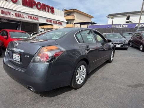 Used 2010 Nissan Altima 2.5 S w/ Convenience Pkg image 2