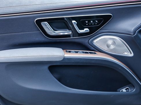 Used 2023 Mercedes-Benz EQS 580 580 image 21