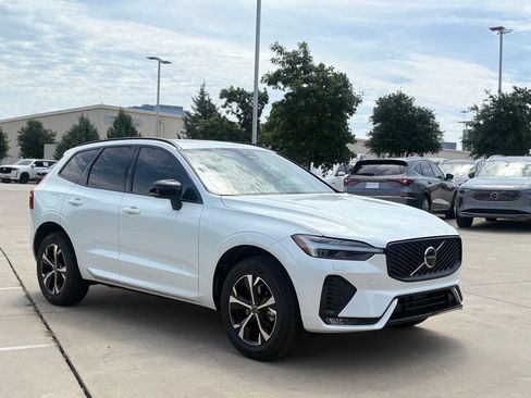 New 2026 Volvo XC60 B5 Core w/ Climate Package AWD/4WD image 3