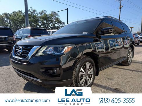 Used 2017 Nissan Pathfinder SV w/ Trailer Tow Package FWD image 7