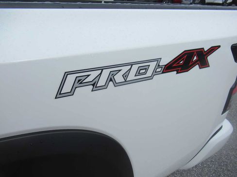 Used 2025 Nissan Frontier PRO-4X w/ Pro Convenience Package AWD/4WD image 13