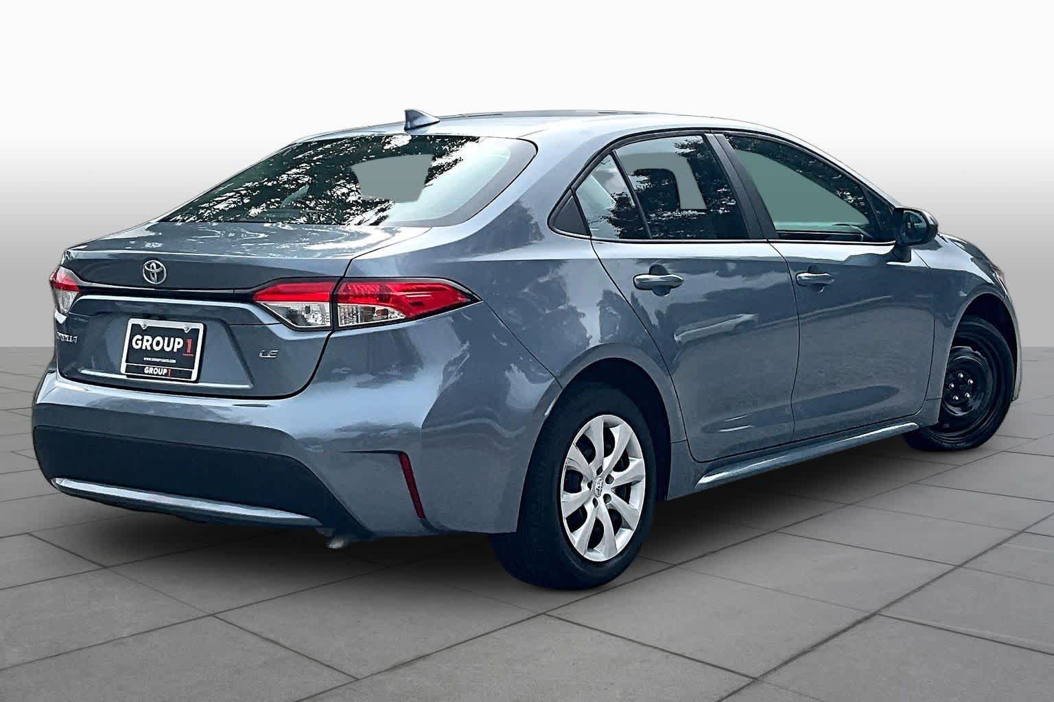 Used 2022 Toyota Corolla LE FWD image 13