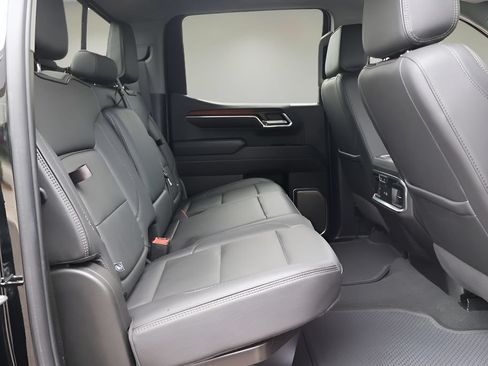Used 2024 GMC Sierra 1500 Denali w/ Technology Package RWD image 18
