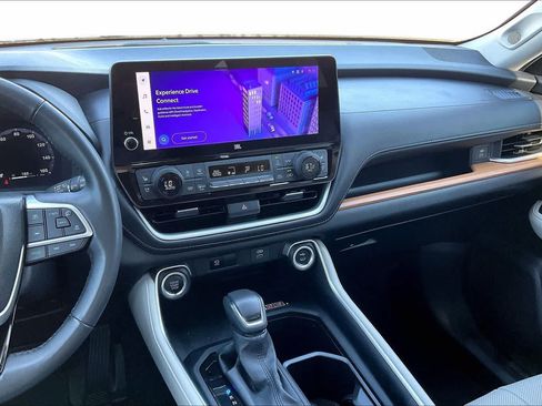 Used 2025 Toyota Grand Highlander FWD image 15
