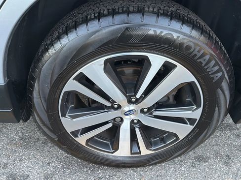 Used 2018 Subaru Outback 2.5i Limited image 9