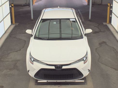 Used 2021 Toyota Corolla LE FWD image 2