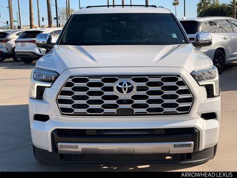 Used 2024 Toyota Sequoia Capstone image 5