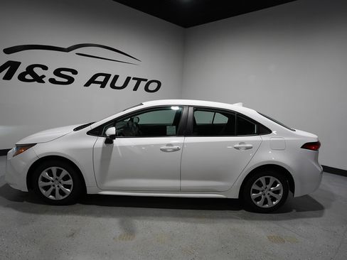 Used 2024 Toyota Corolla LE image 8