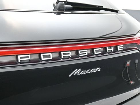 Certified 2023 Porsche Macan Turbo image 14