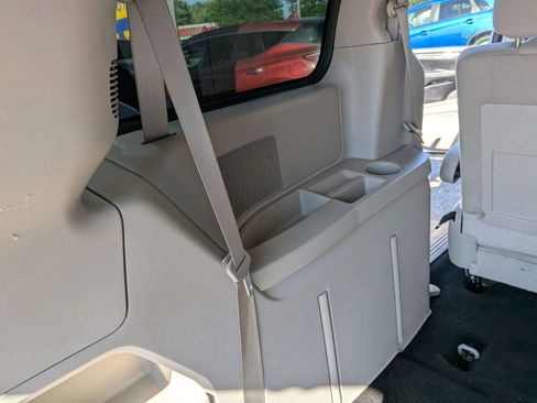 Used 2012 Dodge Grand Caravan SE FWD image 30
