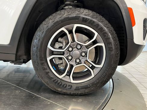 Used 2022 Jeep Grand Cherokee Trailhawk image 12