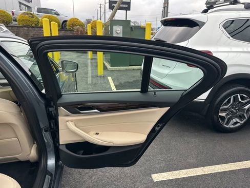 Used 2022 BMW 530i xDrive w/ Convenience Package image 43