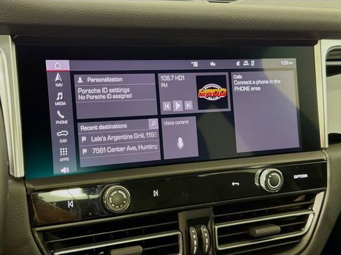 Used 2024 Porsche Macan S AWD/4WD image 18