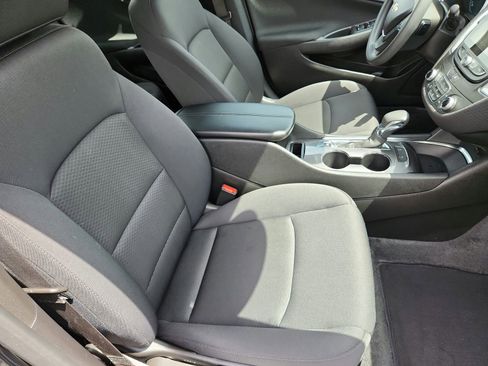Used 2025 Chevrolet Malibu LT FWD image 25
