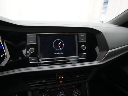 Used 2024 Volkswagen Jetta Sport FWD image 5