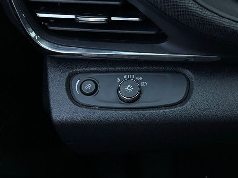 Used 2025 Buick Envista Preferred image 20