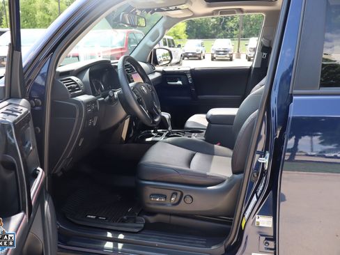 Used 2022 Toyota 4Runner TRD Off-Road Premium w/ Moonroof Package AWD/4WD image 26