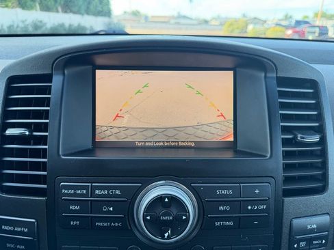 Used 2011 Nissan Pathfinder SV image 37