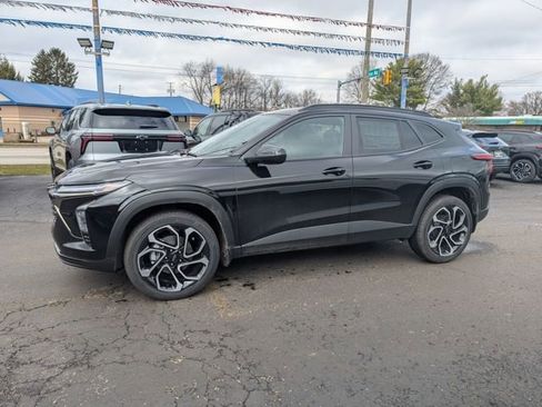 New 2026 Chevrolet Trax RS w/ Sunroof Package image 4