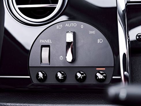 Used 2015 Rolls-Royce Ghost RWD image 75