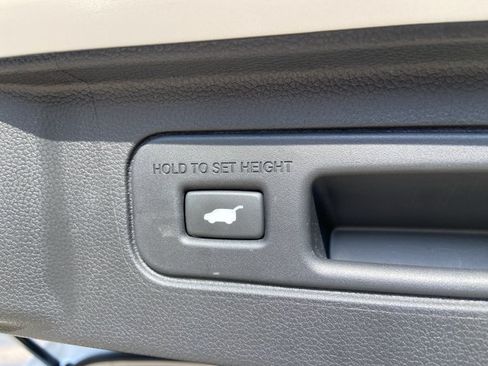 Used 2025 Honda Pilot Elite image 59