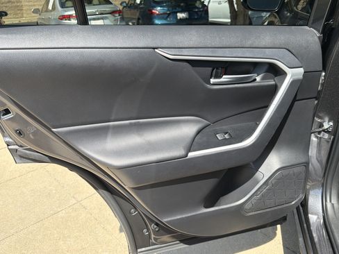 Used 2025 Toyota RAV4 XLE FWD image 21