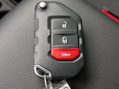 New 2025 Jeep Gladiator Sport image 25