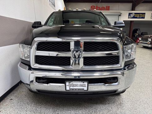 Used 2018 RAM 2500 Tradesman w/ Chrome Appearance Group image 2