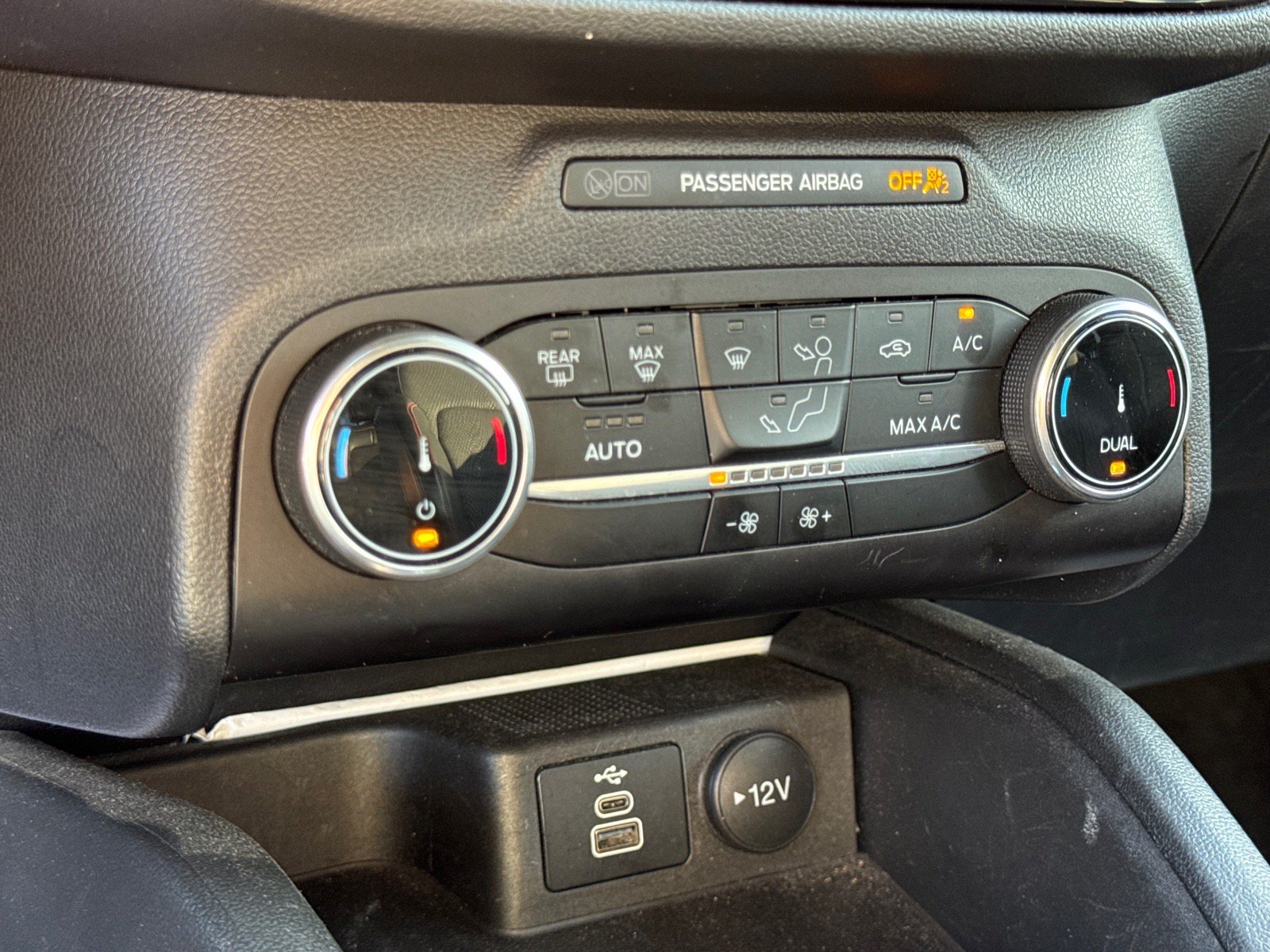 Used 2025 Ford Escape ST-Line AWD/4WD image 19