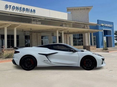 Used 2025 Chevrolet Corvette Z06 w/ Stealth Interior Trim Package RWD image 4