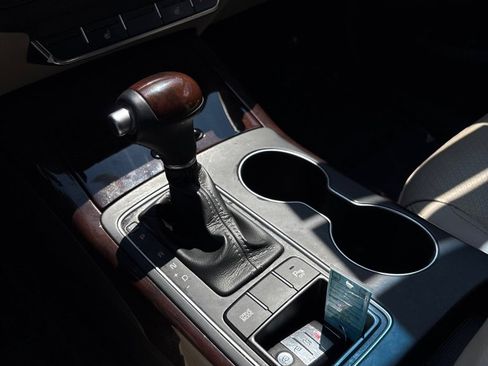 Used 2017 Kia Sorento EX image 18