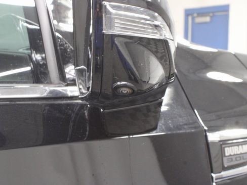 Used 2024 GMC Yukon XL SLT w/ SLT Luxury Package image 52