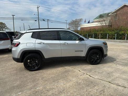 New 2026 Jeep Compass Latitude AWD/4WD image 8