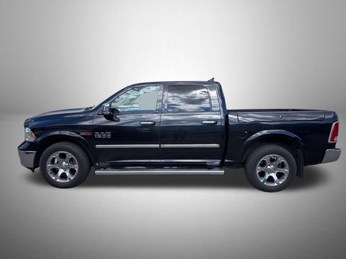 Used 2016 RAM 1500 Laramie w/ Convenience Group AWD/4WD image 3