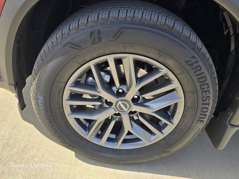 Used 2025 Nissan Rogue S image 9