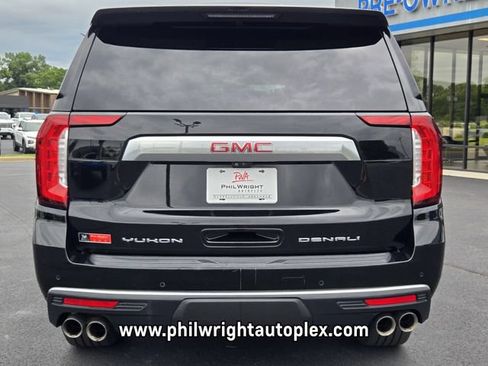 Used 2021 GMC Yukon XL Denali w/ Denali Premium Package AWD/4WD image 4