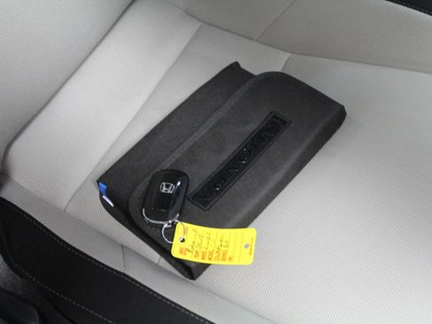 Used 2024 Honda CR-V EX image 25