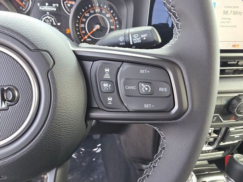 New 2026 Jeep Gladiator Sport image 18