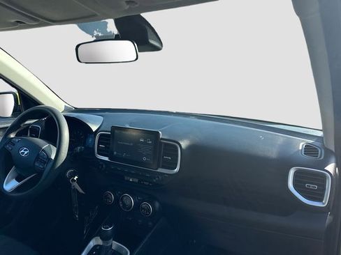 Used 2020 Hyundai Venue SEL image 26