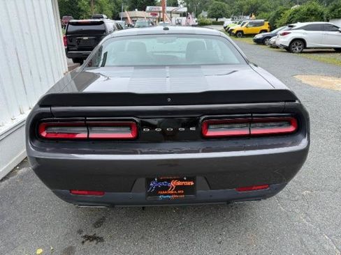 Used 2016 Dodge Challenger R/T w/ Driver Convenience Group RWD image 4