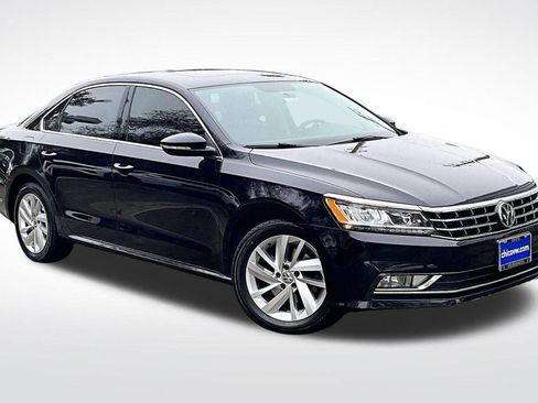 Used 2018 Volkswagen Passat 2.0T SE image 12
