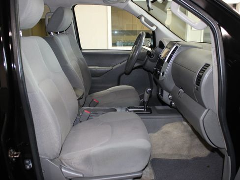 Used 2015 Nissan Frontier SV RWD image 22