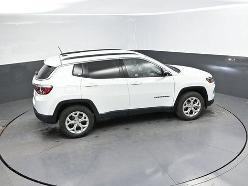 Used 2024 Jeep Compass Latitude AWD/4WD image 34